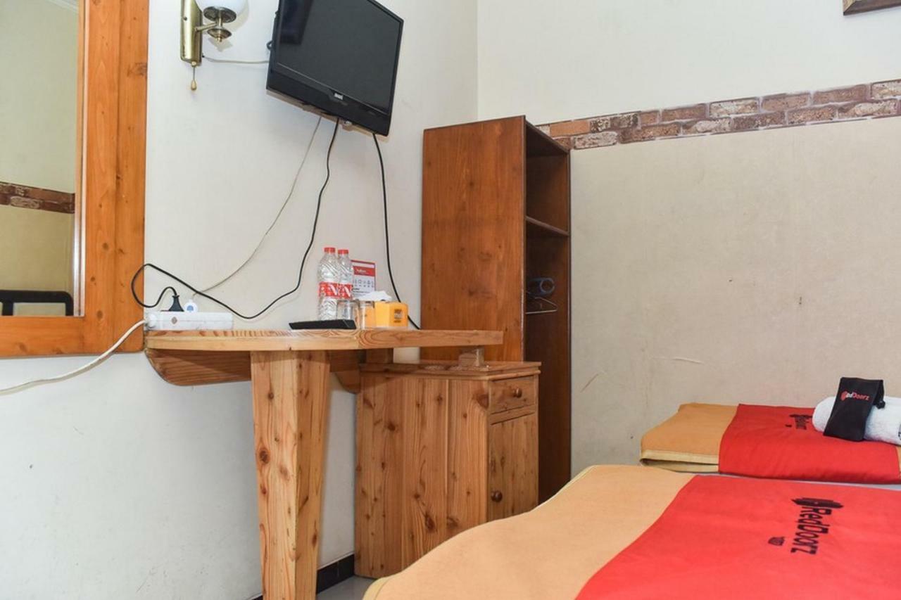 Hotel Reddoorz At Omah Wetan Sawojajar Malang Exterior foto