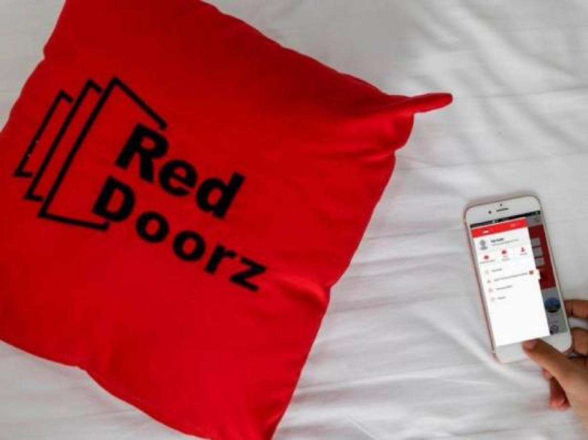 Hotel Reddoorz At Omah Wetan Sawojajar Malang Exterior foto